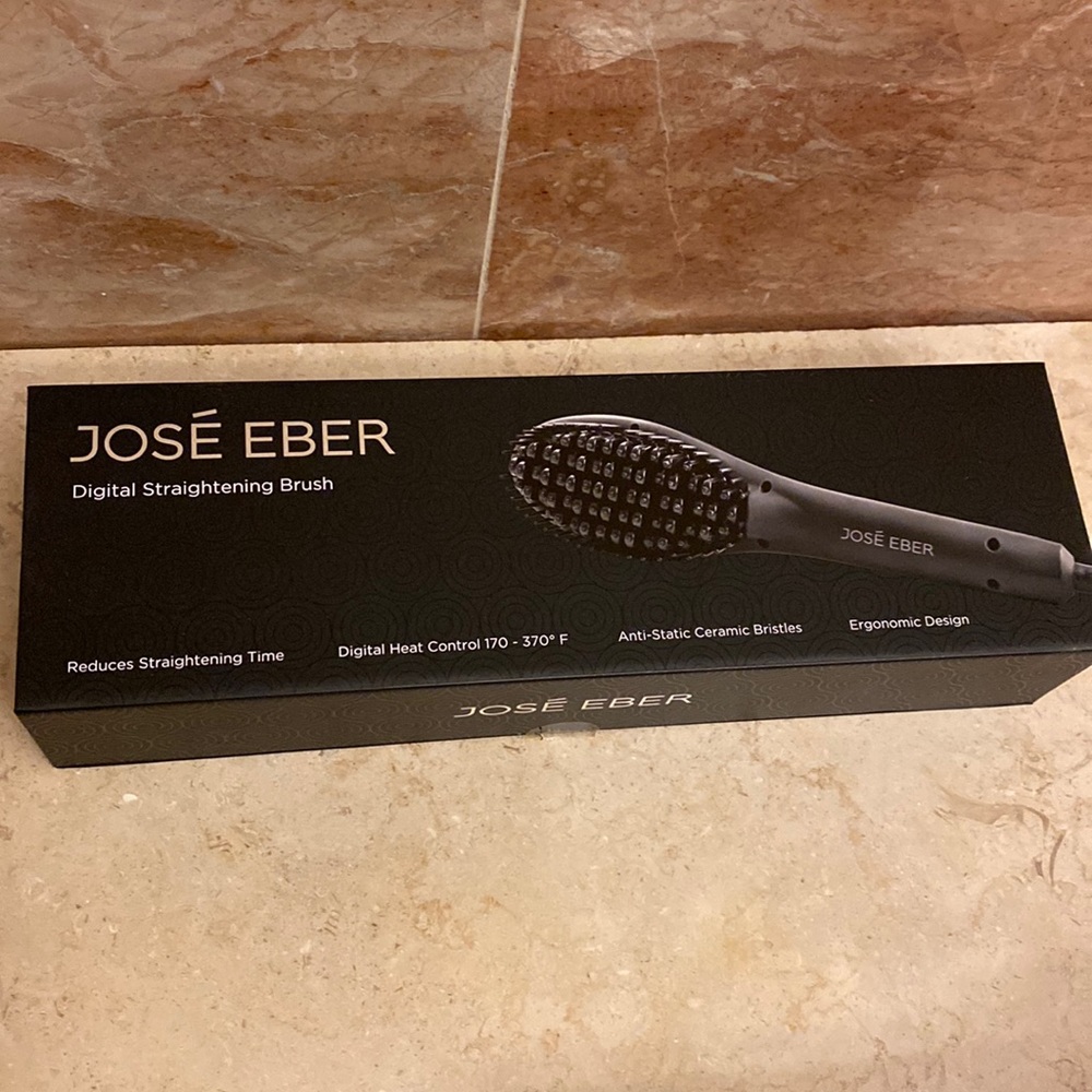 JOSE EBER STRAIGHTENER HAIRBRUSH